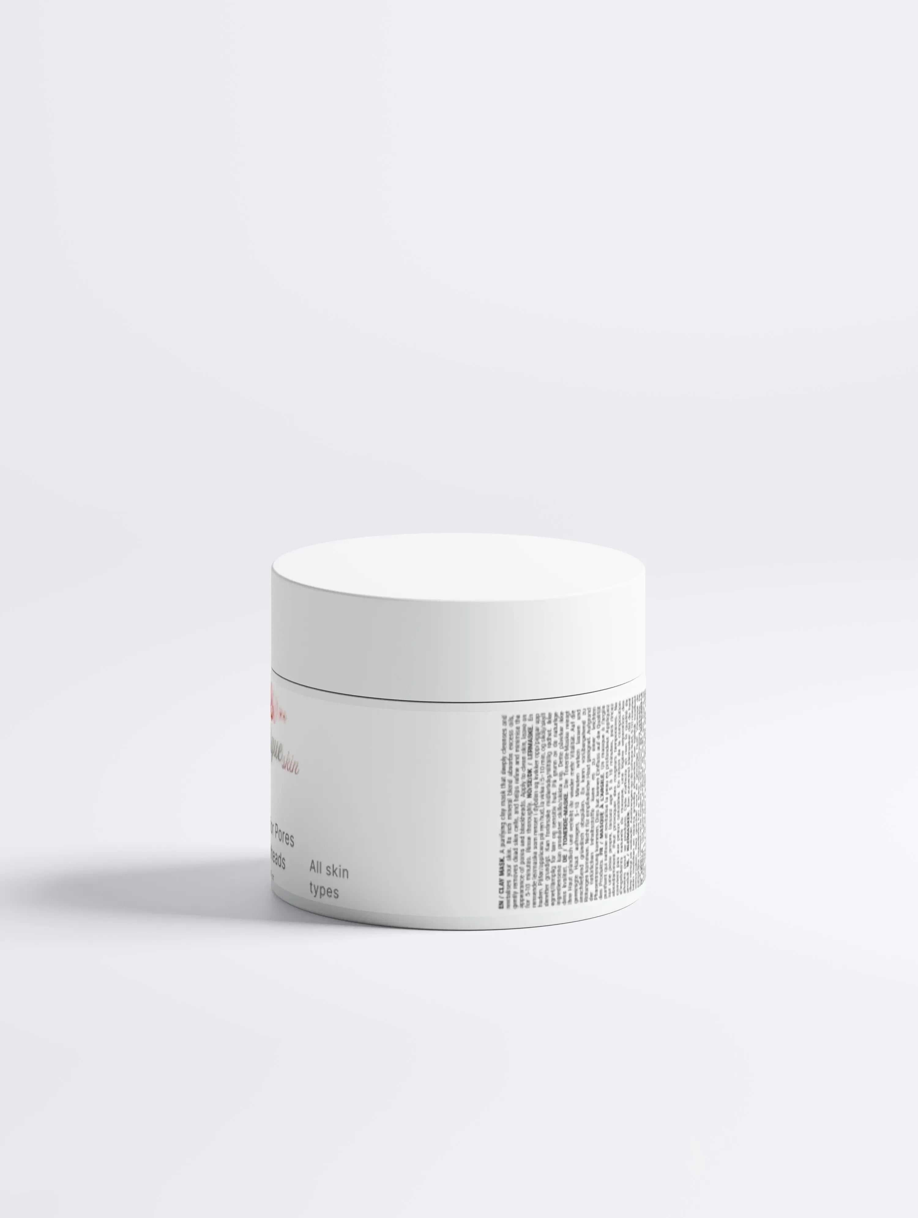 Witte skincare crèmetube op witte achtergrond, minimalistisch design, geschikt voor alle huidtypes.